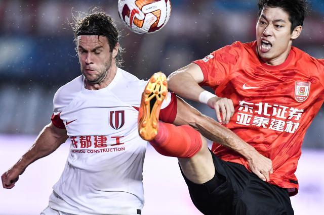 开云体育下载-理查德告别蓉城：还没看熊猫 总有一天会回到成都